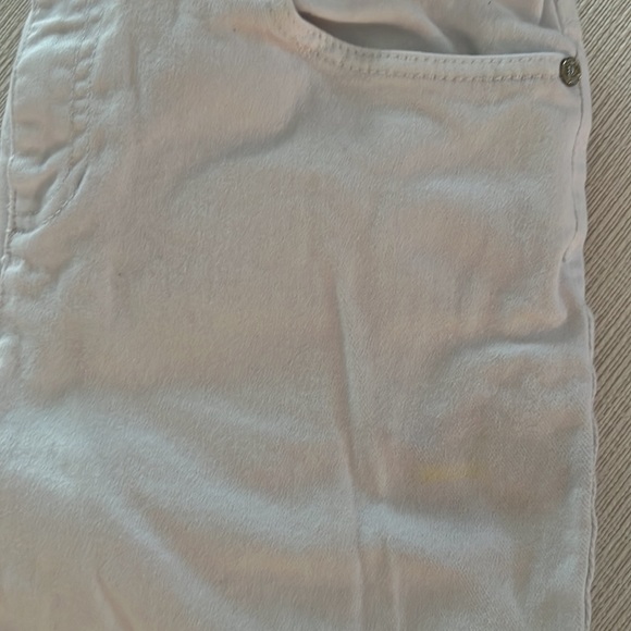 White jeans, used and has some stains - Picture 4 of 5